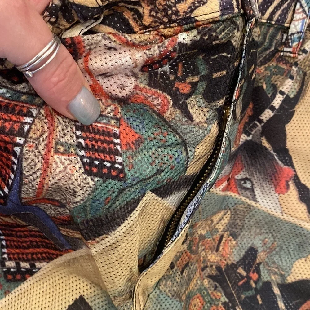 Iridium 77 Oriental perforated shorts